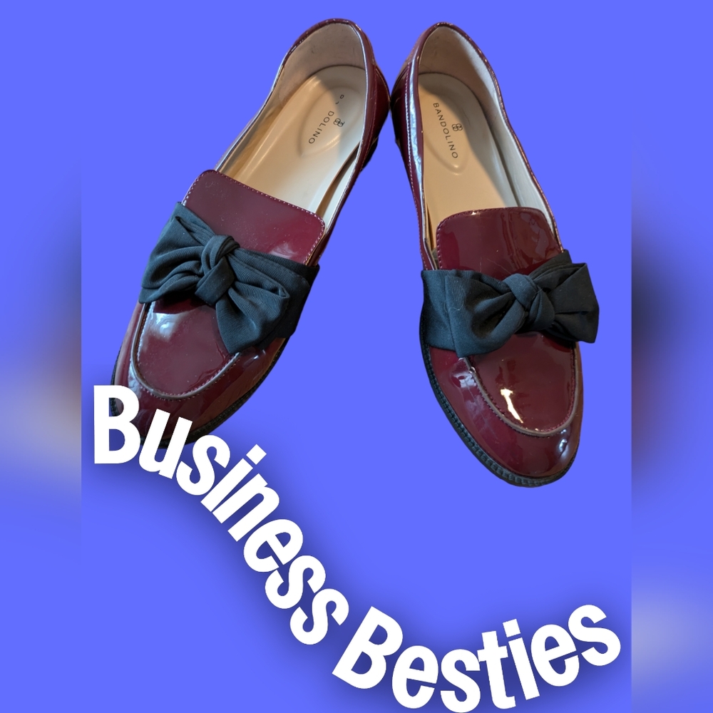 Bandolino cranberry bow tie loafers, size 9 1/2W, perfect for business or casual